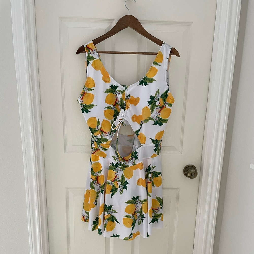 One-Piece Skirted Lemon Swimsuit 18/20